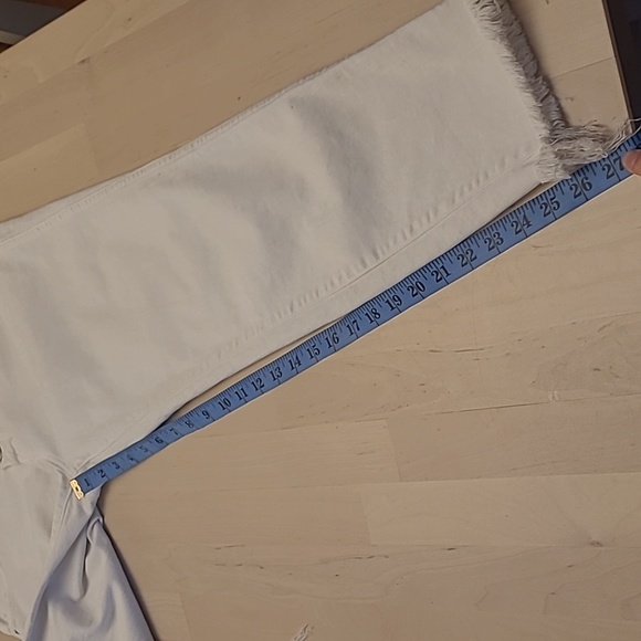 LIKE NEW Madewell 10" High Rise Skinny Cropped Fringed Hem Button Closure Jeans - Picture 7 of 17